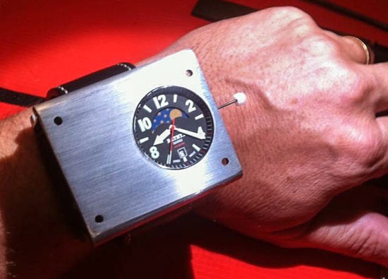 Атомные наручные часы от компании Bathys Hawaii